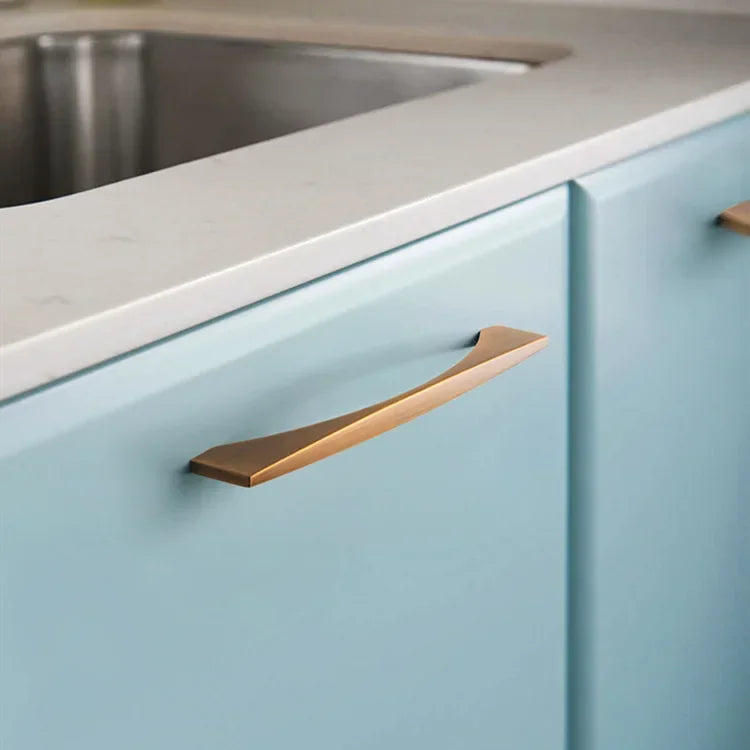 Nordic Classic Drawer Handle Antique Bronze Golden Handle Wine Cabinet Closet Door Handle Furniture Hardware Zinc Alloy